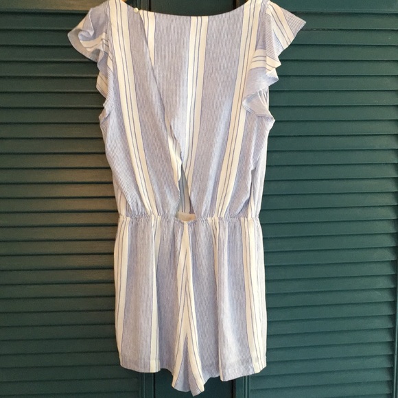 Cross back romper! - Picture 2 of 5